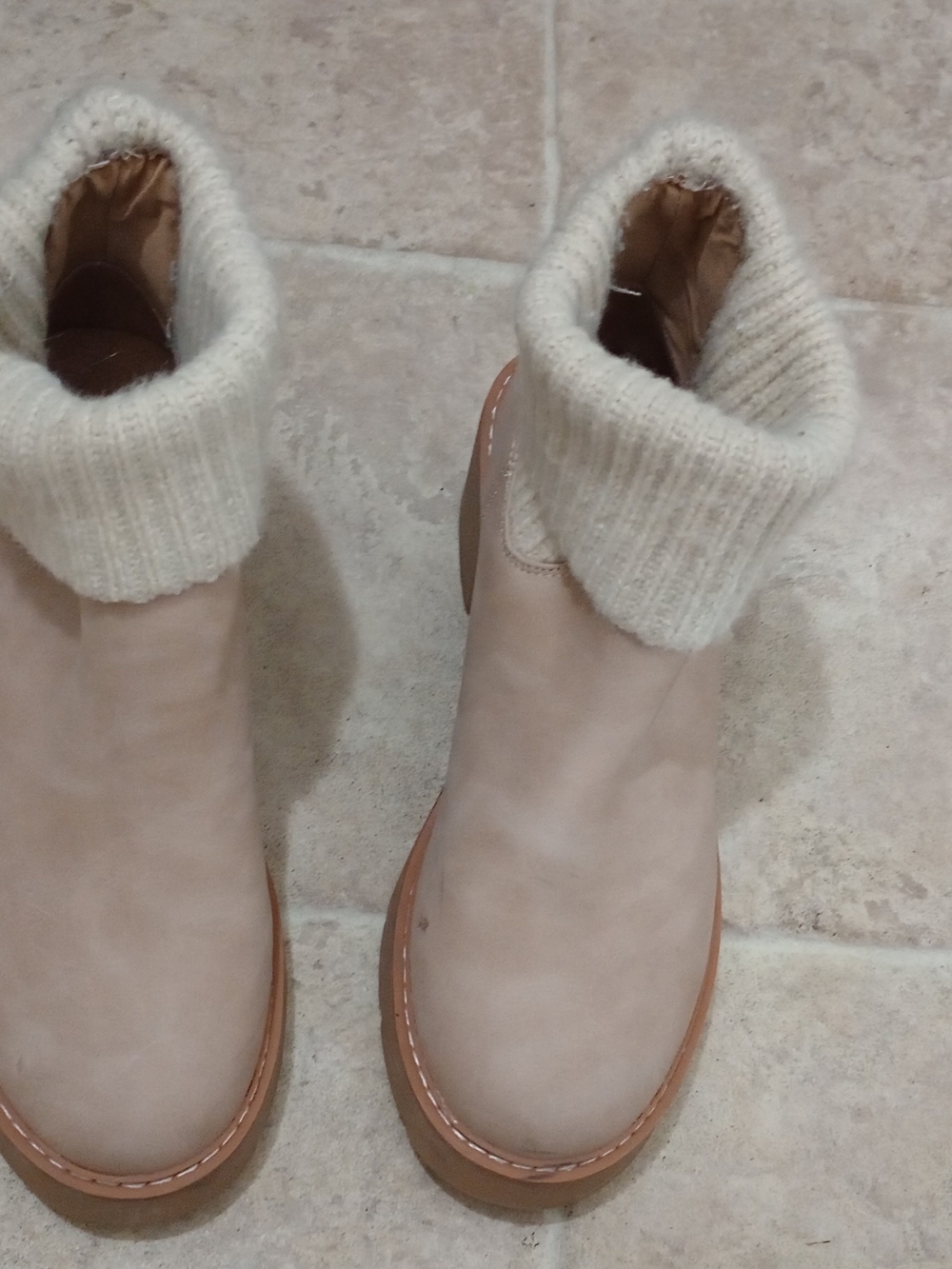 Falls Creek Cream Knit-Cuff Ankle Booties with Tan Sole Size 7